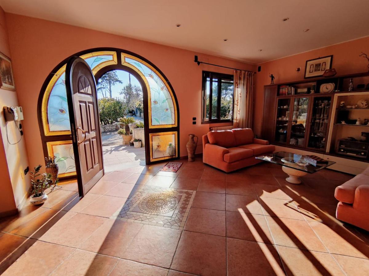 מונטרוני די לצ'ה Villa Sargheruoli מראה חיצוני תמונה