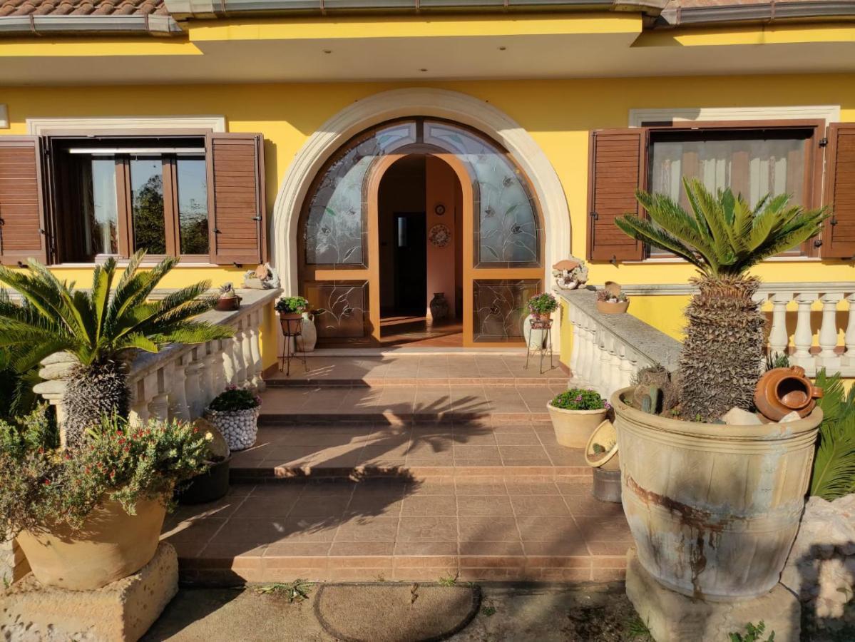 מונטרוני די לצ'ה Villa Sargheruoli מראה חיצוני תמונה