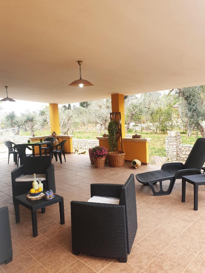 מונטרוני די לצ'ה Villa Sargheruoli מראה חיצוני תמונה