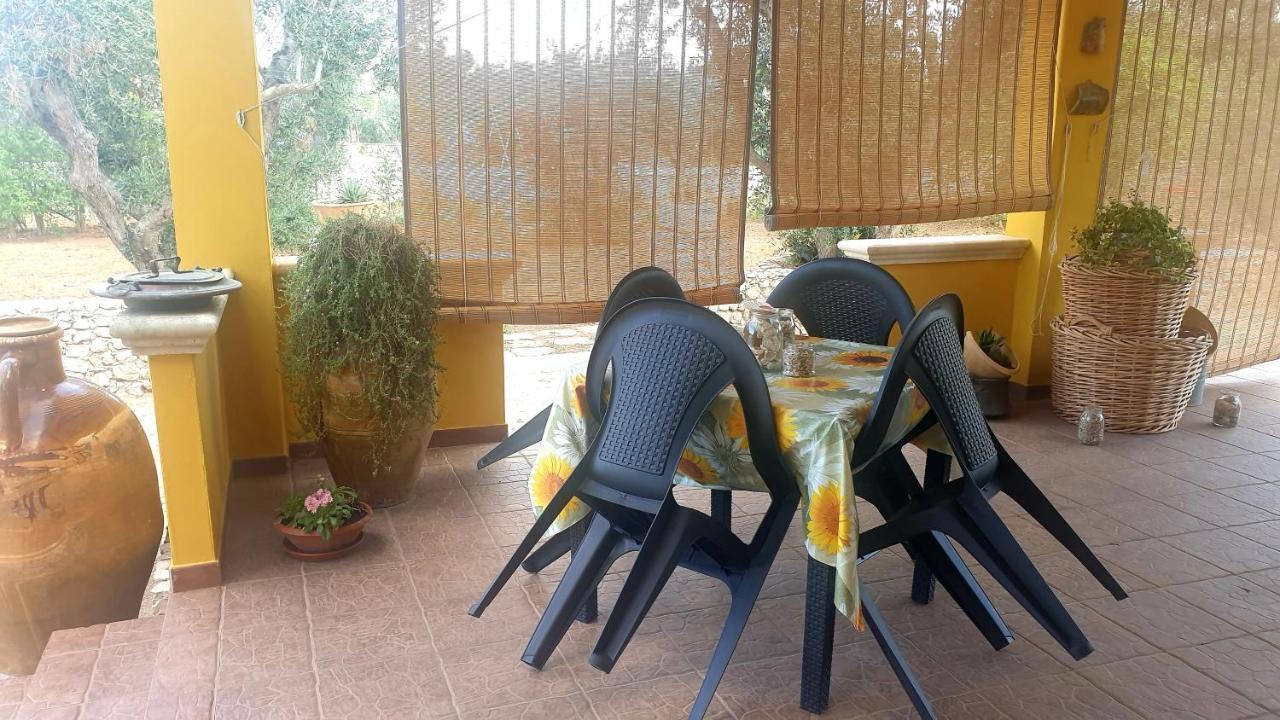 מונטרוני די לצ'ה Villa Sargheruoli מראה חיצוני תמונה