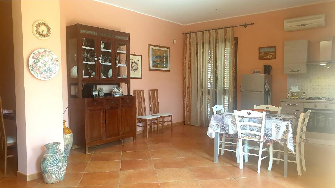 מונטרוני די לצ'ה Villa Sargheruoli מראה חיצוני תמונה