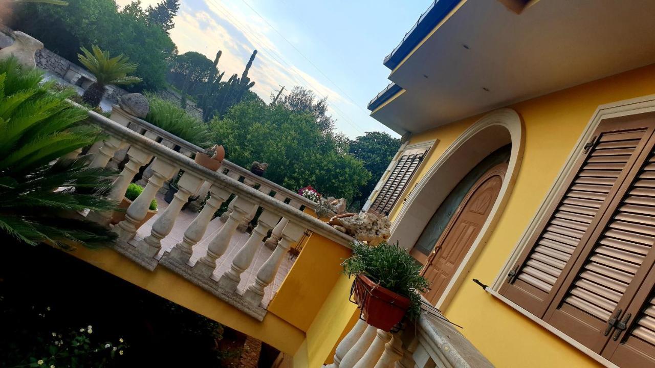 מונטרוני די לצ'ה Villa Sargheruoli מראה חיצוני תמונה